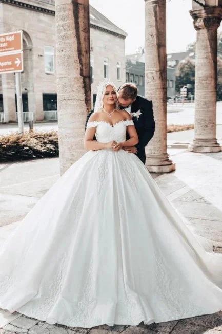 Off-The-Shoulder Sweetheart Stain Ball Gown Wedding Dress with Appliques (ZD15724)