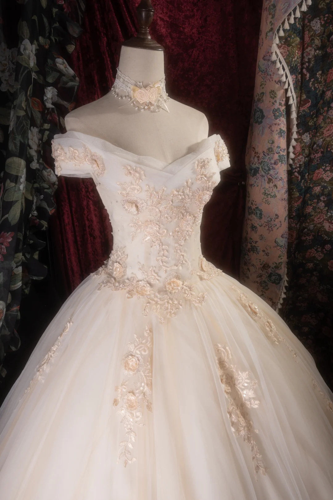 Off-the-Shoulder Ball Gown Quinceanera Dresses Sweet 16 Birthday Gown