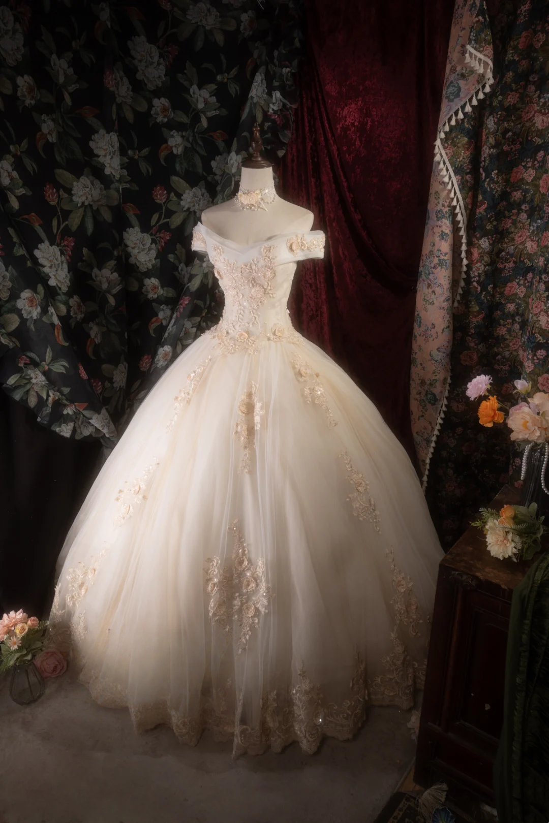 Off-the-Shoulder Ball Gown Quinceanera Dresses Sweet 16 Birthday Gown