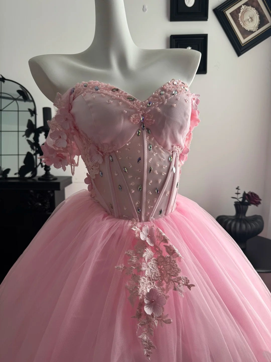 Off-the-Shoulder Pink Tulle Prom Dress Sweet 16 Quinceanera Dresses
