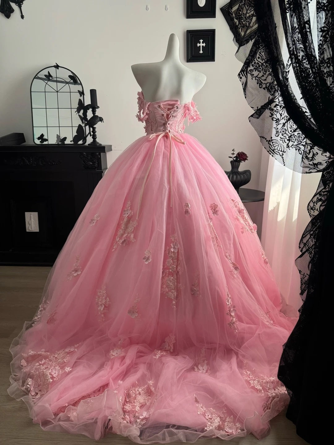 Off-the-Shoulder Pink Tulle Prom Dress Sweet 16 Quinceanera Dresses
