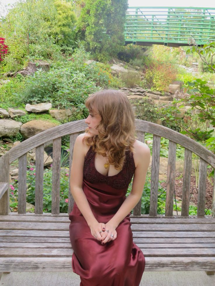 Retro Elegant Burgundy Slim Halter Collar Satin Long Prom & Evening Dress - View 4 | FashionDia