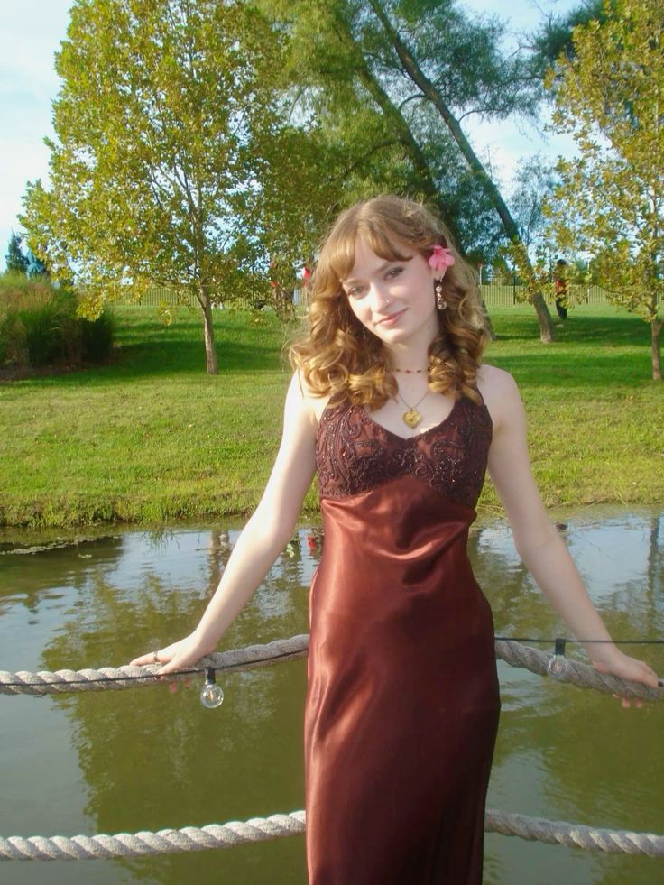 Retro Elegant Burgundy Slim Halter Collar Satin Long Prom & Evening Dress - View 5 | FashionDia