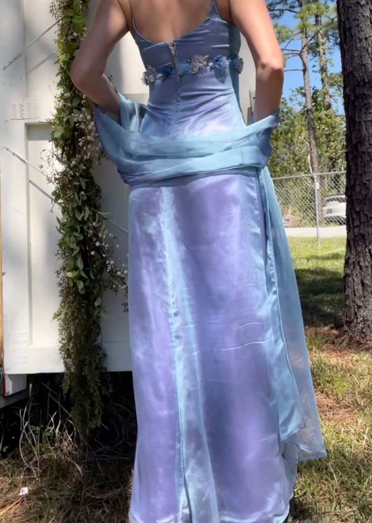 Dreamy Blue-purple Fitted Deep V Halter Satin Long Prom & Evening Dress - View 3 | FashionDia