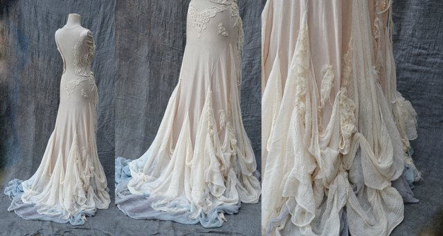 Vintage Off-white Slim-Fit Trailing V-Neck 3D Floral Lace Long Prom Dress Wedding Dress - View 4 | FashionDia