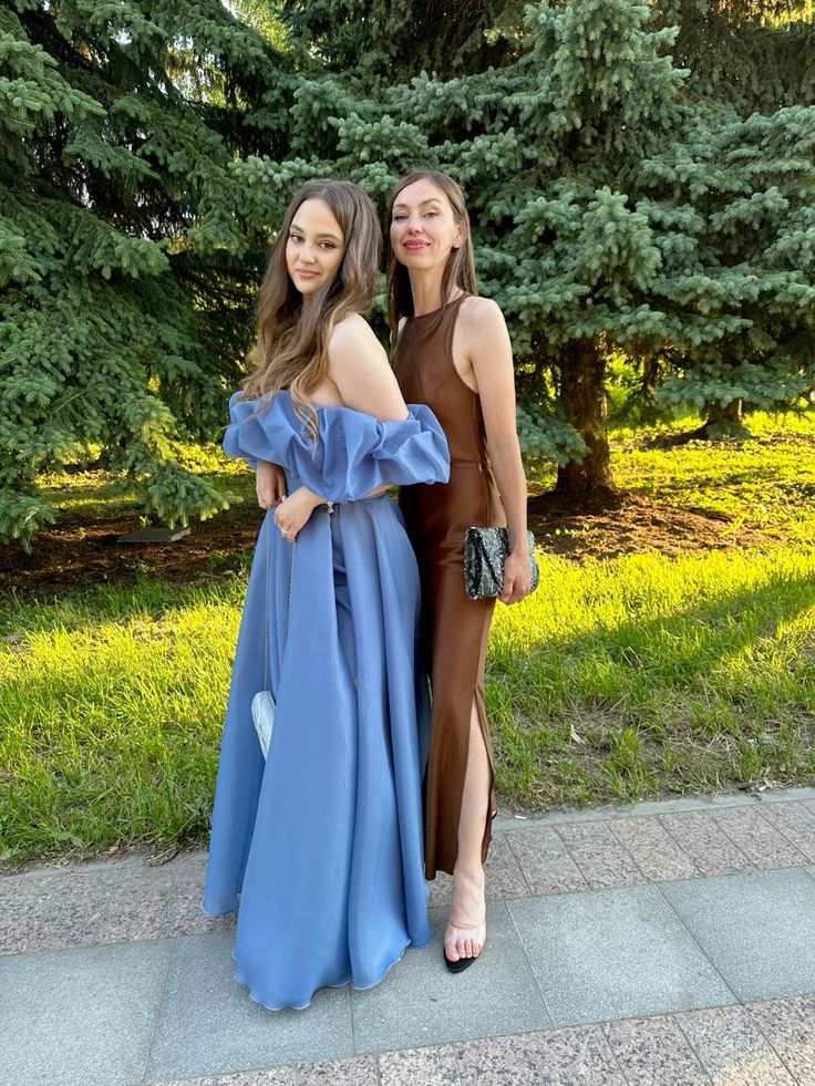 Beautiful Hazy Blue A-Line Ruffled Puff Sleeve Off-shoulder Slit Organza Long Prom & Evening Dress - View 4 | FashionDia