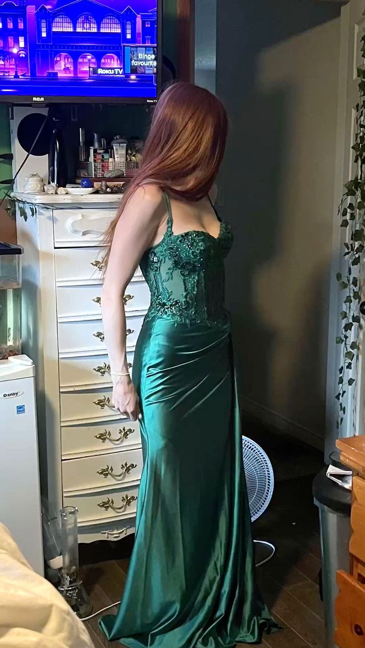 Elegant Dark Green Mermaid Halter Lace Satin Long Prom Dress Evening Dress