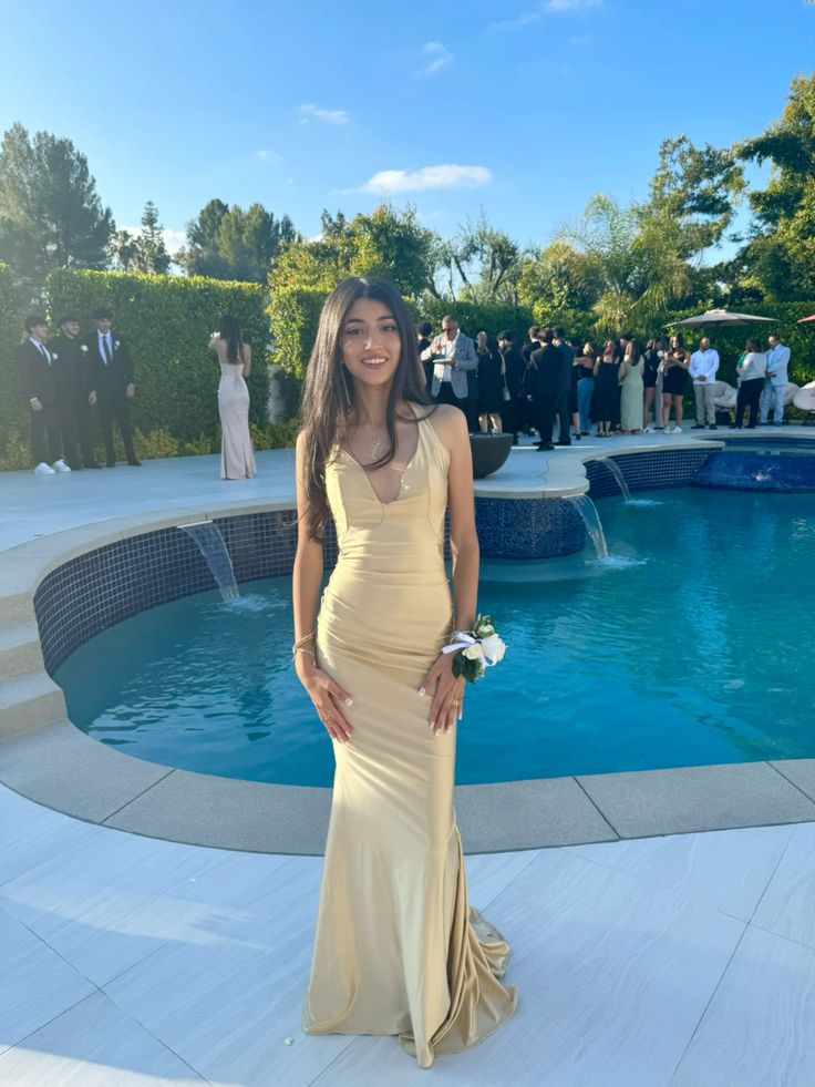 Elegant Champagne Gold Mermaid Halter Neck Backless Satin Long Prom Dress Evening Dress