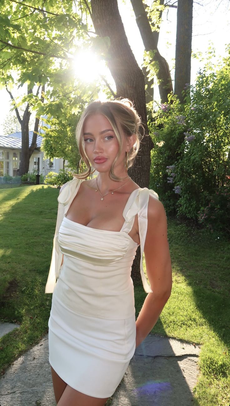Elegant White Bow Strap Square Neck Satin Slim-Fit 17th Birthday Homecoming Dress - FashionDia