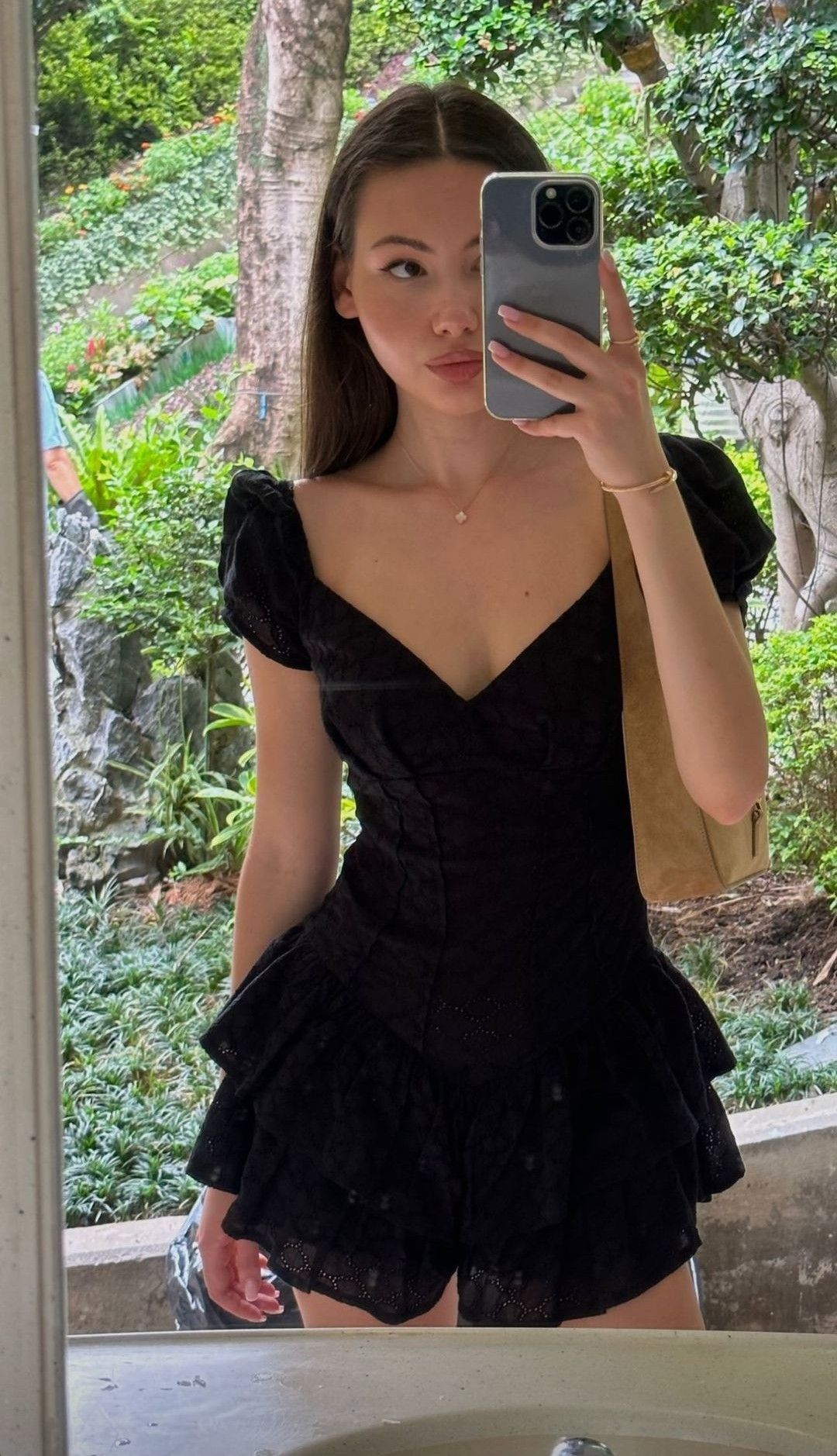 Classic Black V-Neck Short-sleeved A-Line 16th Birthday Homecoming Dress - FashionDia