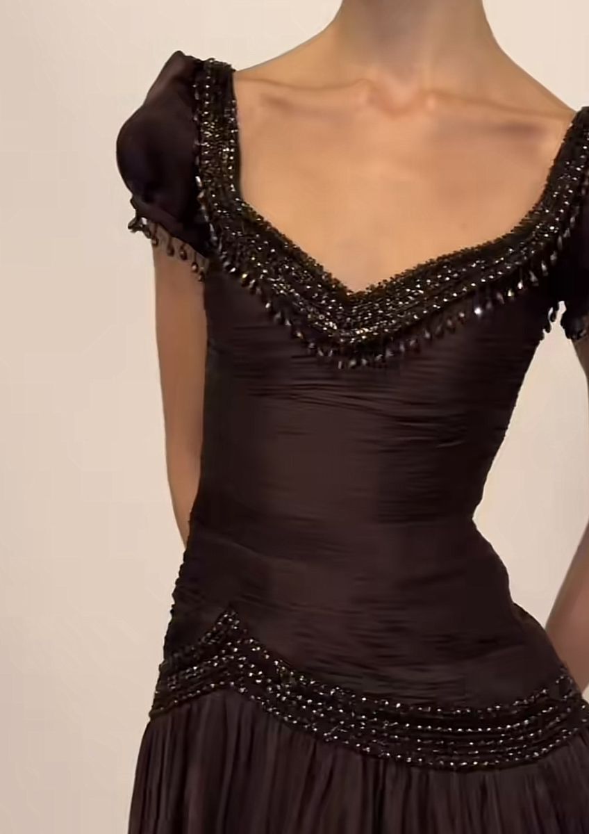 Retro Elegant Dark Brown Fitted V-Neck Beaded Chiffon Long Prom & Evening Dress - View 4 | FashionDia