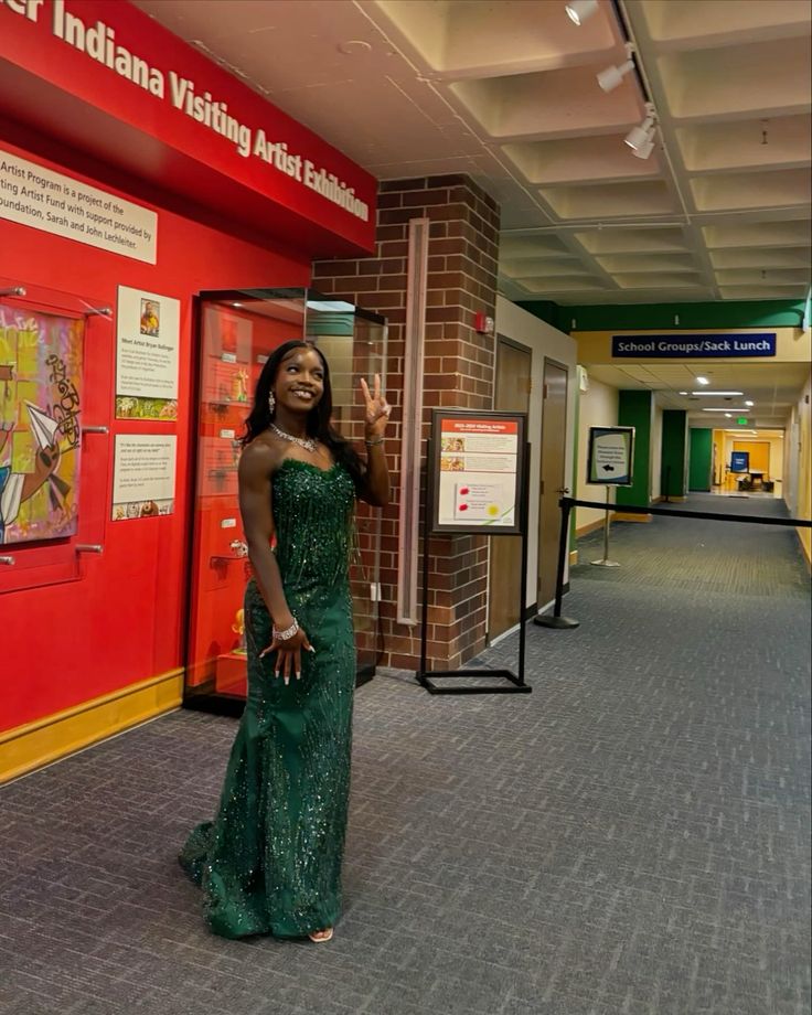 Gorgeous Dark Green Mermaid Strapless Sequined Long Prom Dress Evening Dress