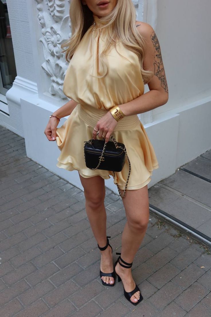 Elegant Pale Yellow High Collar Halter Neck Waist Satin A-line 17th Birthday Homecoming Dress cc4319