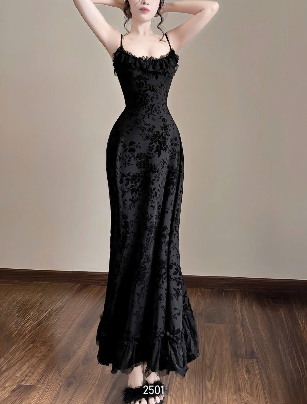 Vintage Black Mermaid Thin Strap Velvet Jacquard Long Prom Dress Evening Dress