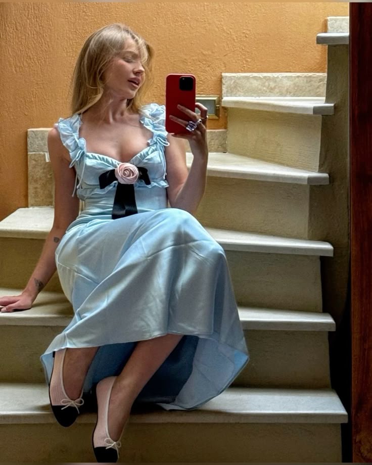 Sweet Light Blue Fitted Ruffled Shoulder Strap Bow Satin Long Prom & Evening Dress Bridesmaid Dress - View 4 | FashionDia
