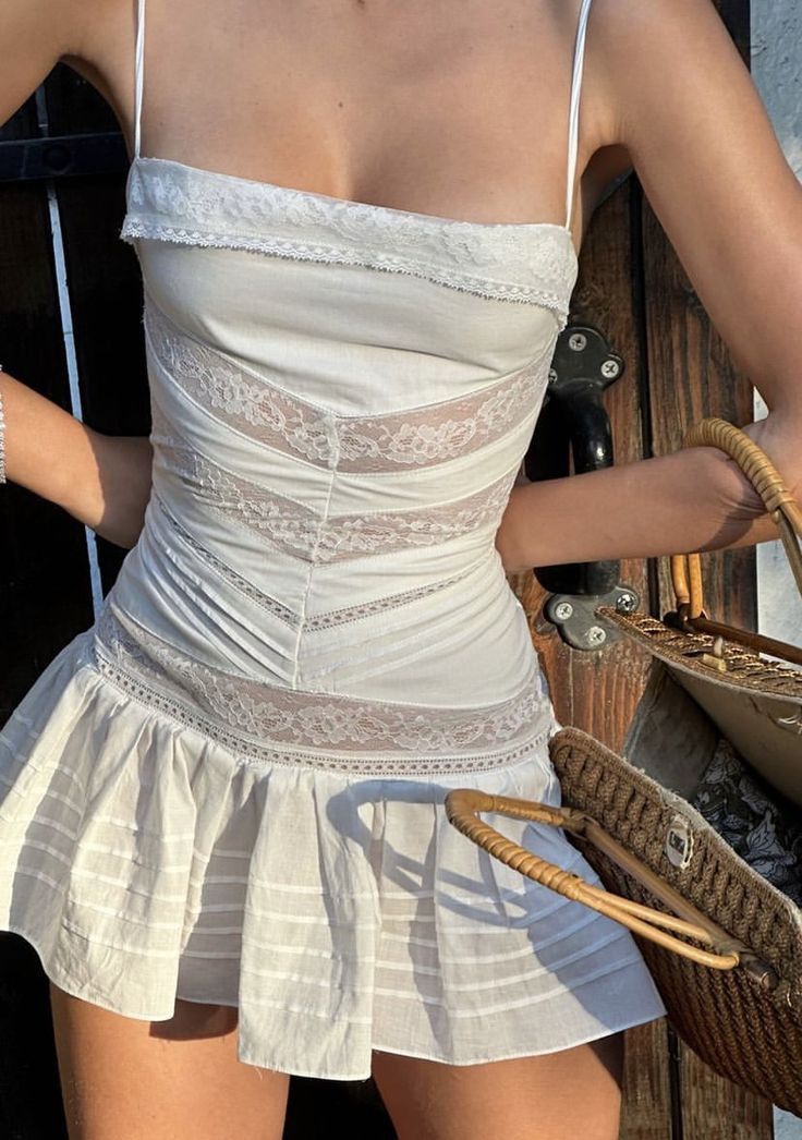 Sweet White Spaghetti Strap Lace Patchwork Waist Mini Birthday Party Homecoming Dress cc4357