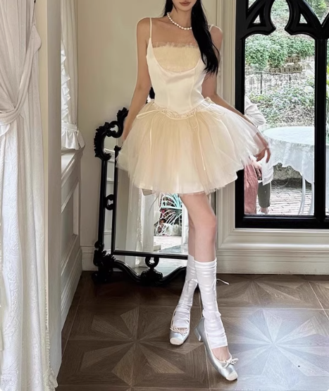 Elegant Ballet Style Strapless Tulle A-Line Birthday Short Skirt Homecoming Dress - View 5 | FashionDia