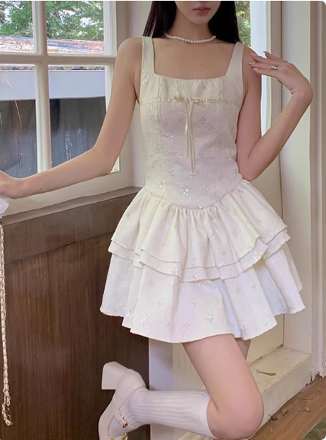 Beautiful White Rose Jacquard Strapless Square Neck A-Line Homecoming Dress - View 3 | FashionDia