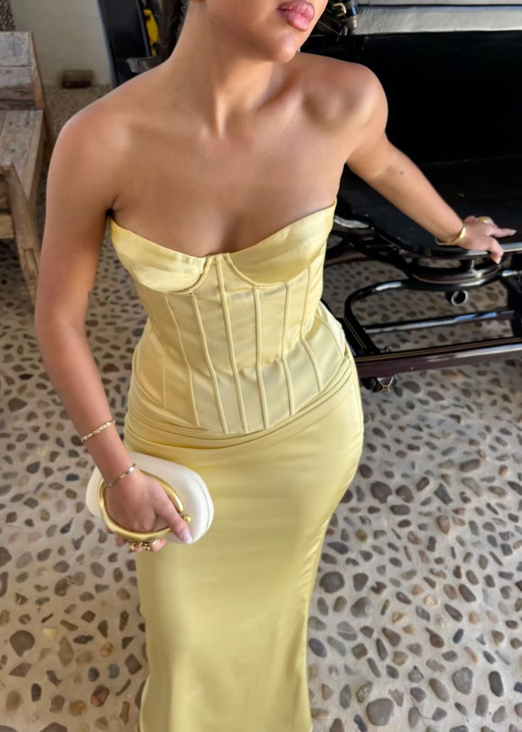 Elegant Yellow Mermaid Strapless Waist-cinching Satin Long Prom Dress Evening Dress