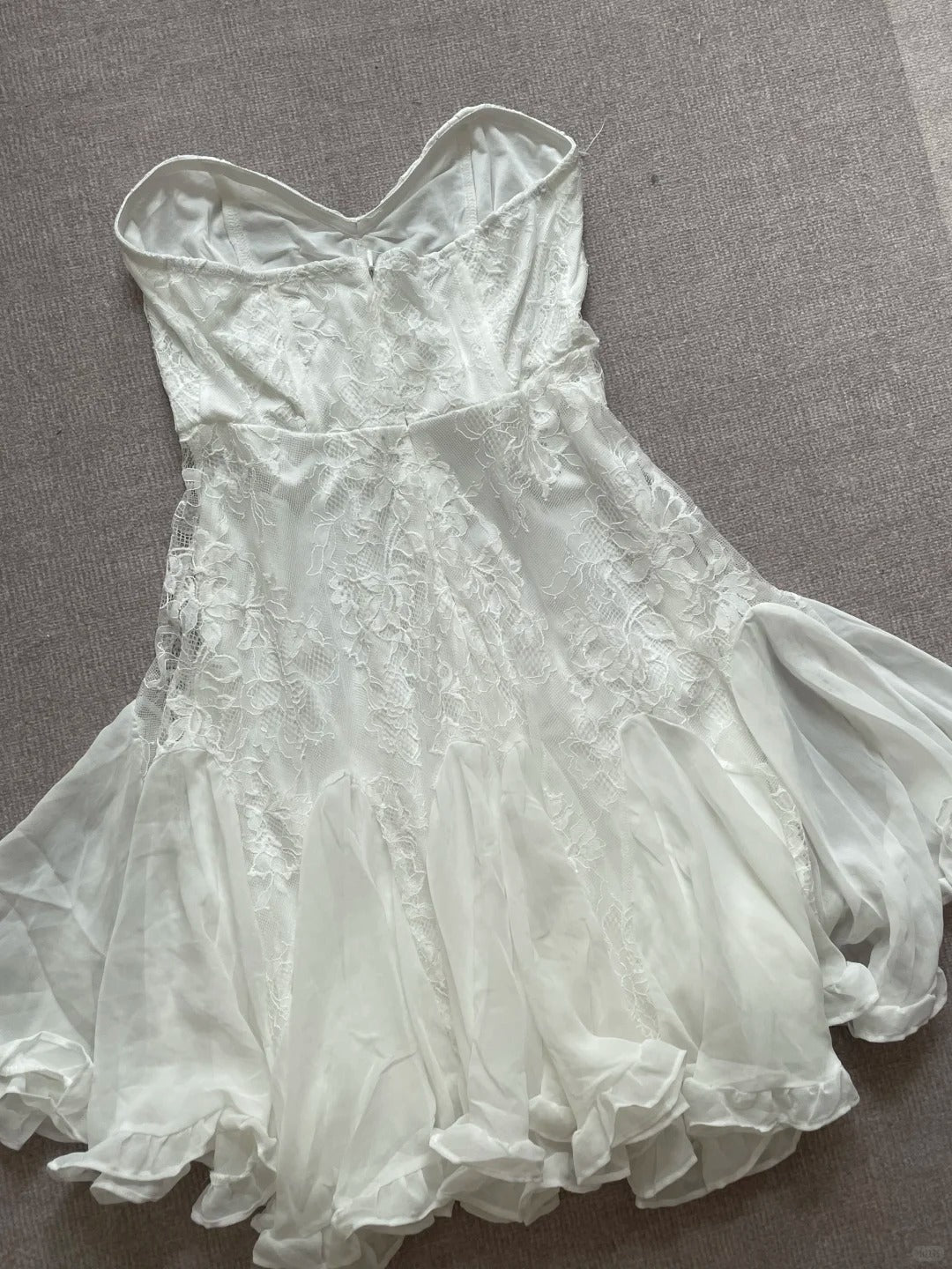 Elegant Tube Top White Lace Splicing Mesh A-Line 17th Birthday Homecoming Dress - View 3 | FashionDia