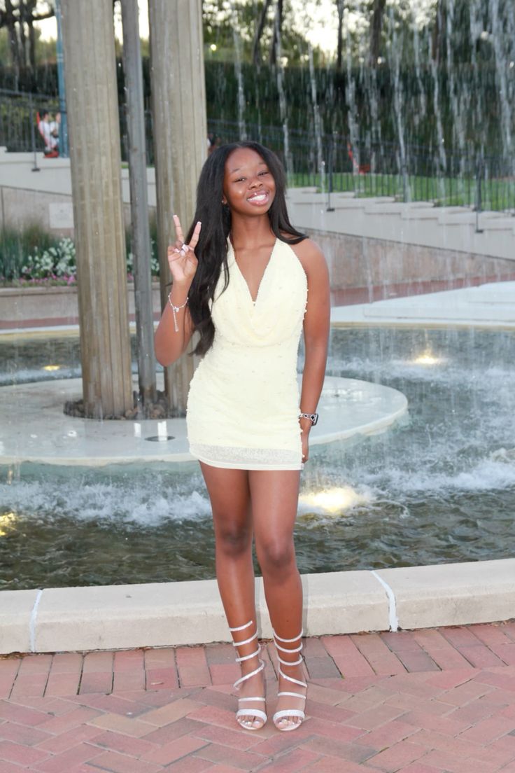 Elegant Halterneck Sleeveless Beaded Waist Birthday Short Dress Homecoming Dress - View 3 | FashionDia