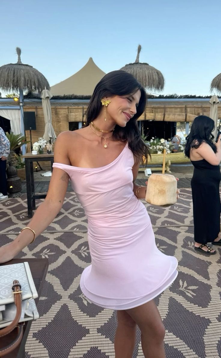 Designer Pink Off-the-shoulder Waist 16th Birthday Homecoming Dress