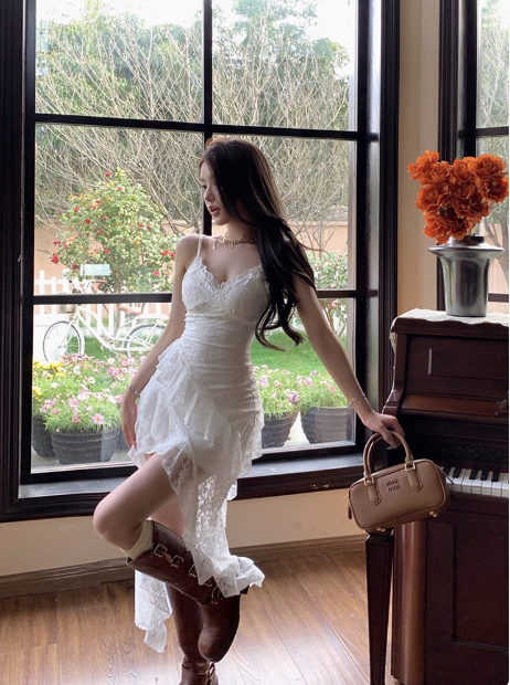 Irregular White Lace Suspenders Slim Fit 19th Birthday Homecoming Dress