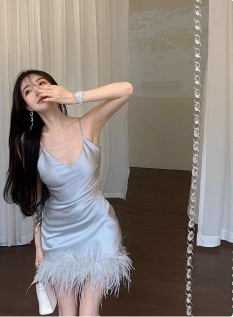 Sweet Strapless V-Neck Satin Feather 17th Birthday Homecoming Dress - View 3 | FashionDia