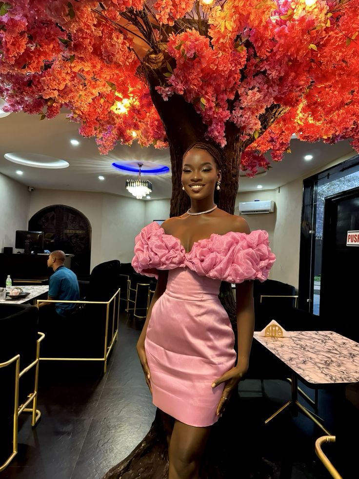 Chic 3D Lace Collar Pink Satin Hip-hugging 17th Birthday Homecoming Dress - FashionDia