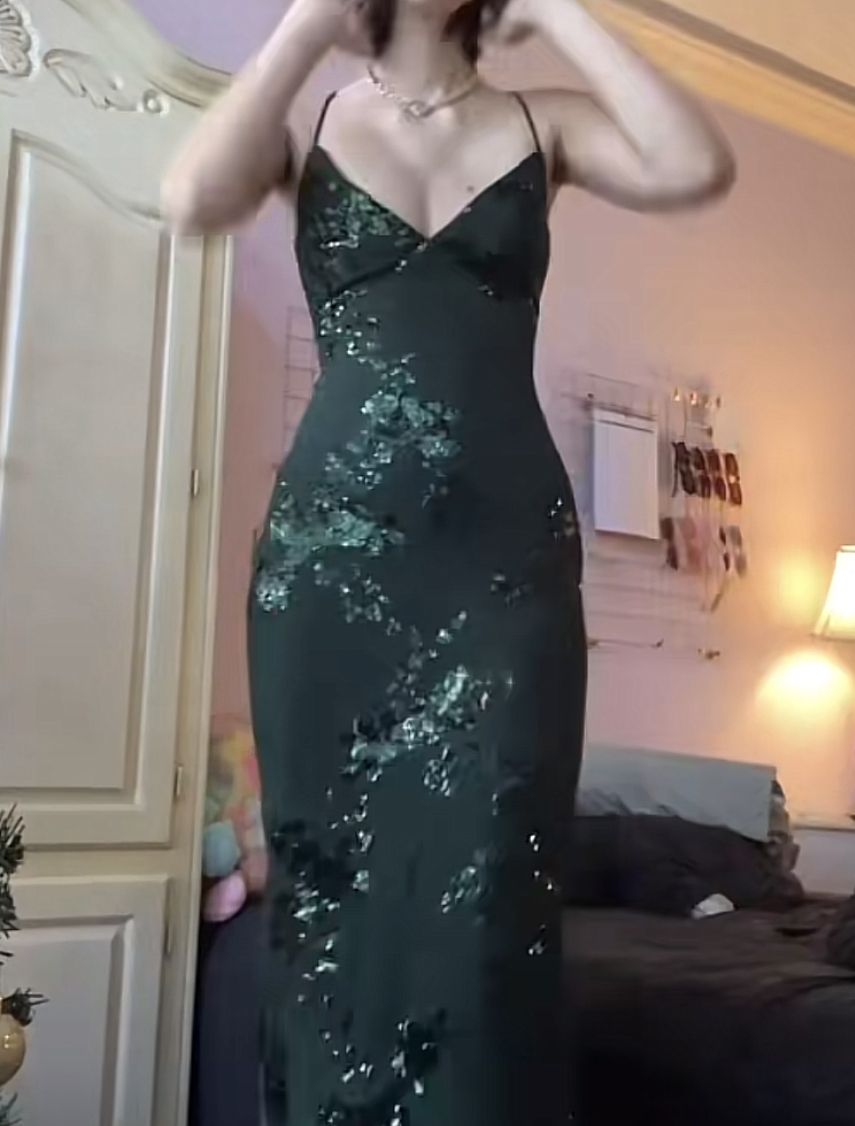 Beautiful Dark Green Mermaid V-Neck Cross-Strap Sequined Long Prom & Evening Dress - View 2 | FashionDia
