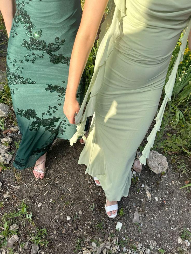 Beautiful Dark Green Mermaid V-Neck Cross-Strap Sequined Long Prom & Evening Dress - View 5 | FashionDia