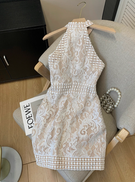 Elegant Sleeveless Halter Neck Lace Waist Hip Birthday Dress Homecoming Dress - View 3 | FashionDia