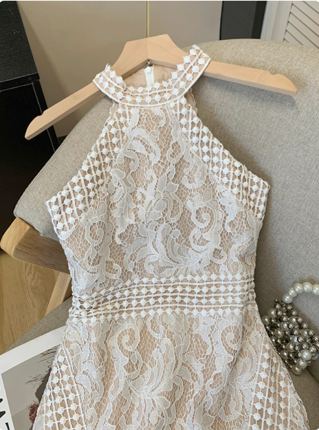Elegant Sleeveless Halter Neck Lace Waist Hip Birthday Dress Homecoming Dress - View 4 | FashionDia