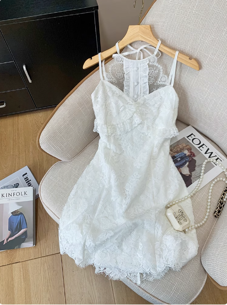 Cute Lace Sleeveless Halter Neck 17th Birthday Homecoming Dress
