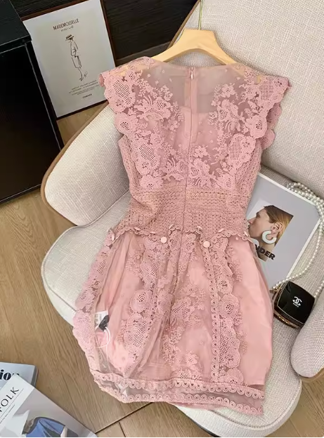Sweet Pink Sleeveless Lace Waist 17th Birthday Homecoming Dress - FashionDia