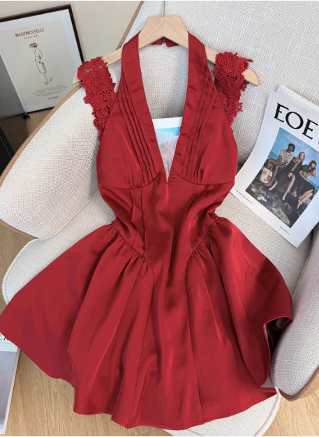 Beautiful Red Lace Halter Neck Backless A-line Birthday Short Skirt Homecoming Dress