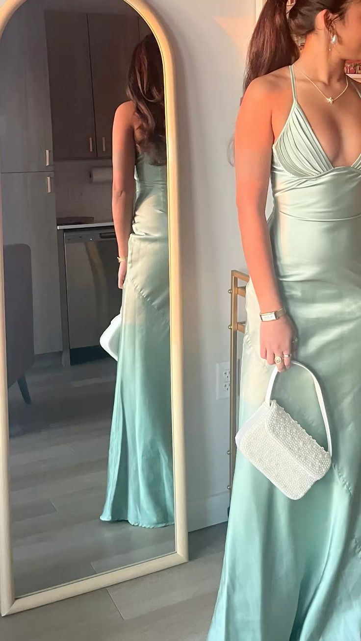 Elegant Mint Light Green Mermaid Halter Neck Deep V-Neck Satin Long Prom Dress Evening Dress Bridesmaid Dress