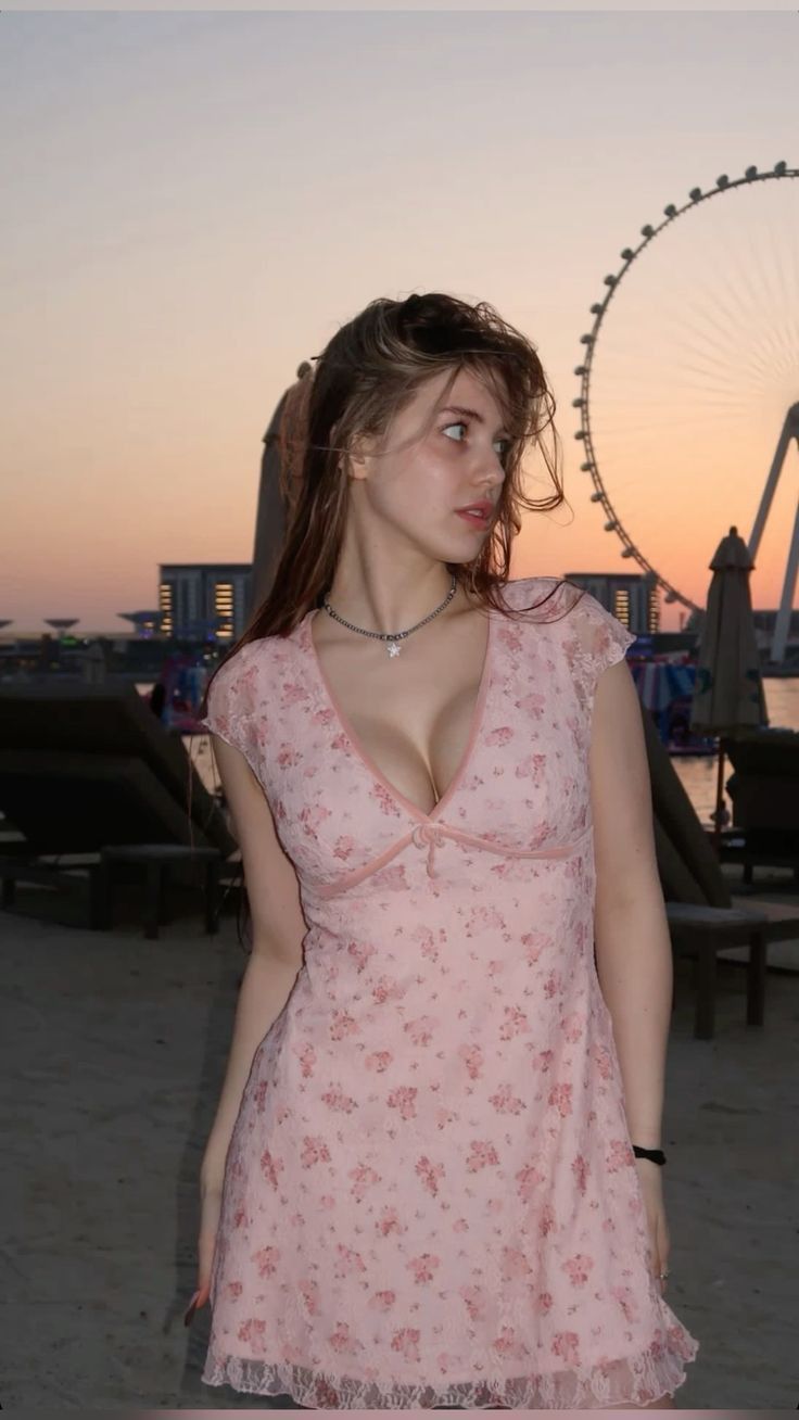 Sweet Pink Deep V-neck Floral Lace 16th Birthday Homecoming Dress