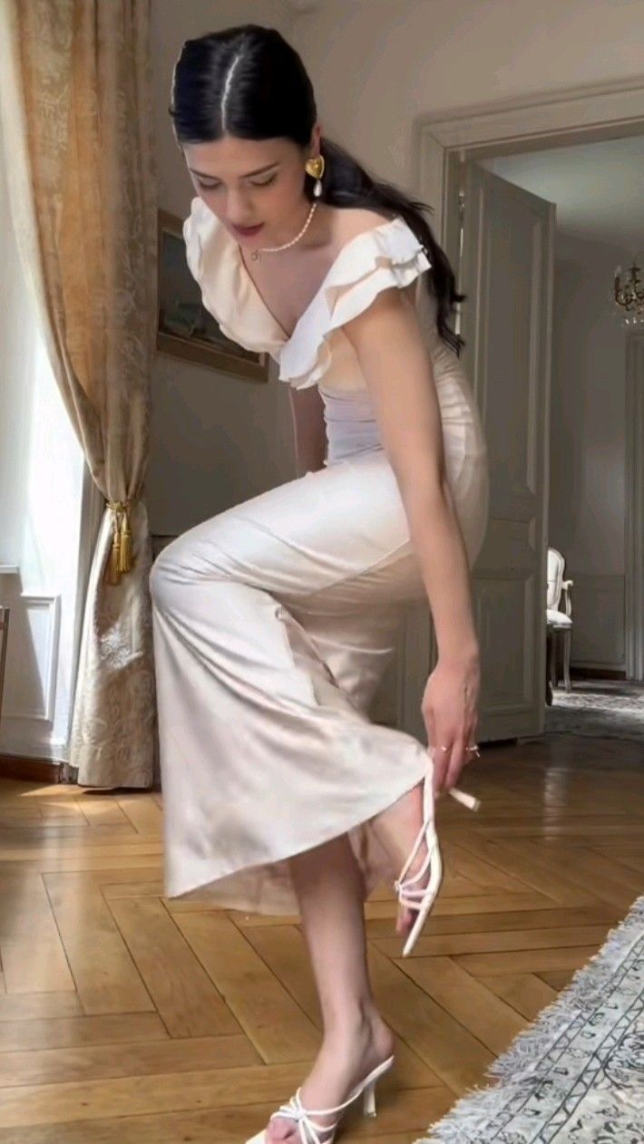 Elegant Cream Apricot Mermaid V-Neck Ruffled Satin Long Prom & Evening Dress Bridesmaid Dress - View 4 | FashionDia