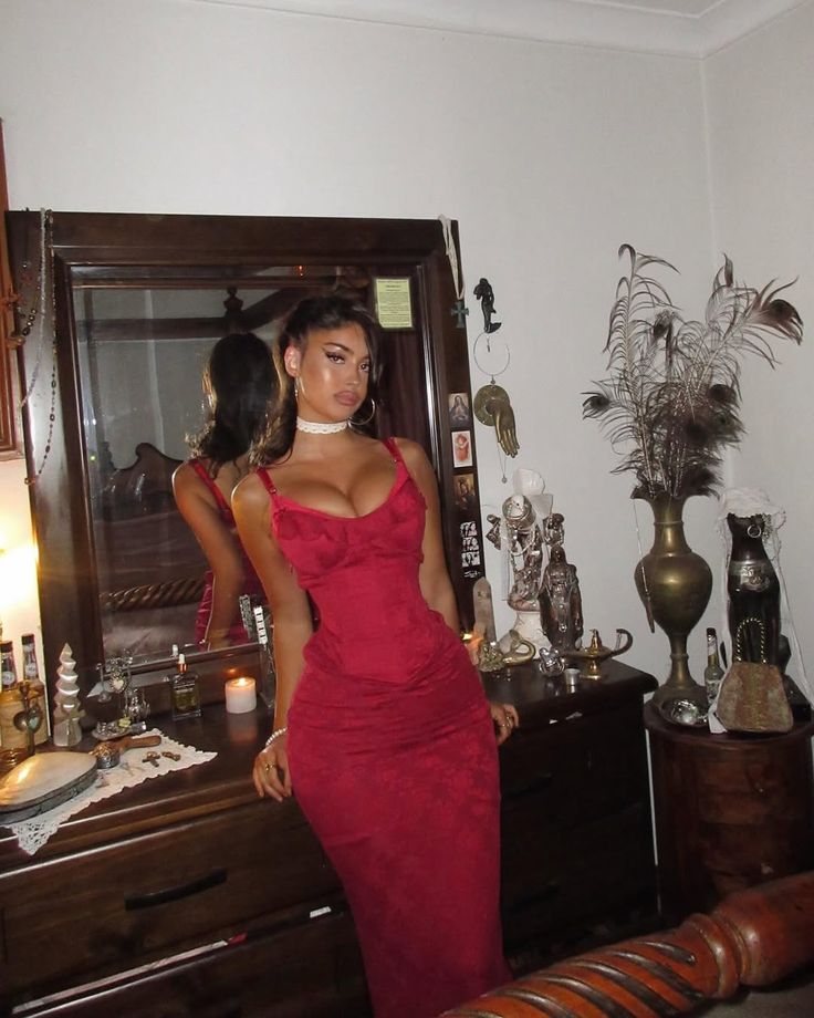 Vintage Burgundy Mermaid Spaghetti Strap Velvet Long Prom Dress Evening Dress