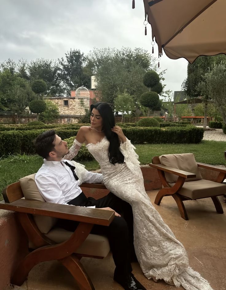 Luxurious Ivory Mermaid Sweetheart Neck Lace Train Wedding Dress cc5195