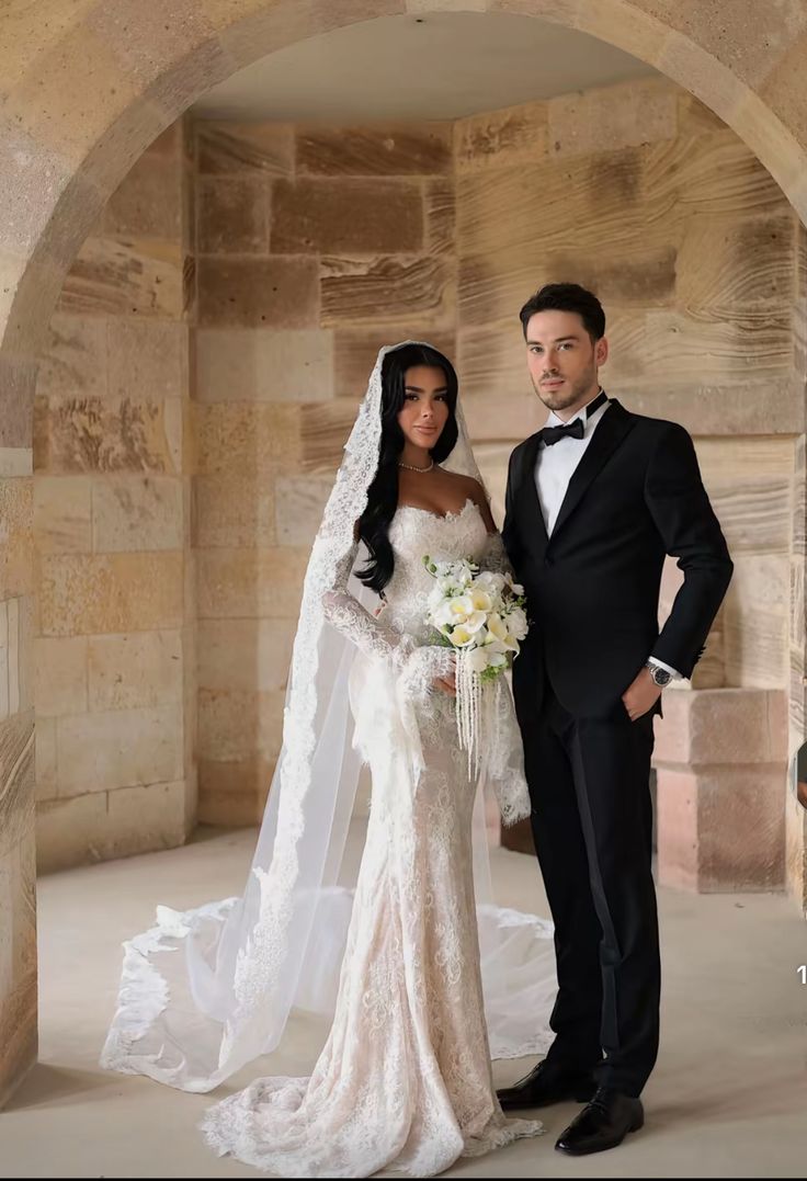 Luxurious Ivory Mermaid Sweetheart Neck Lace Train Wedding Dress cc5195