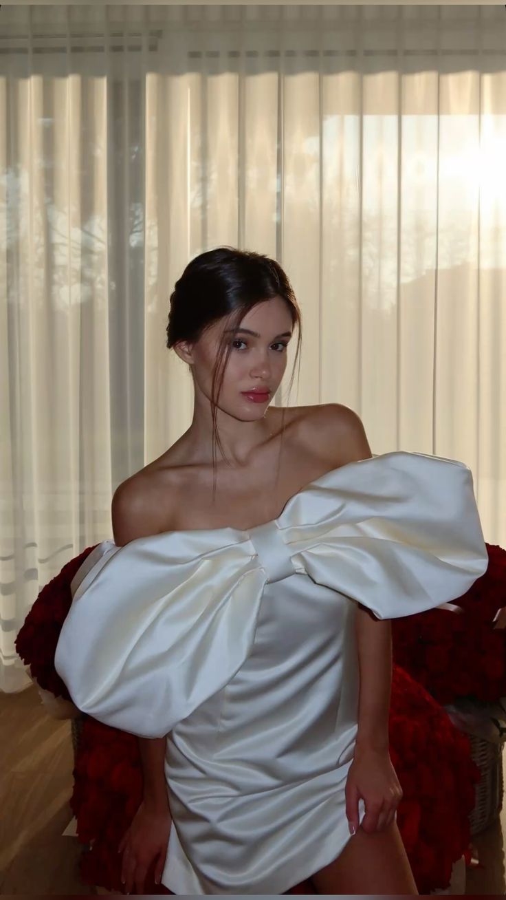 Sweet White One-shoulder Oversized Bow Slim Satin Birthday Party Homecoming Dress