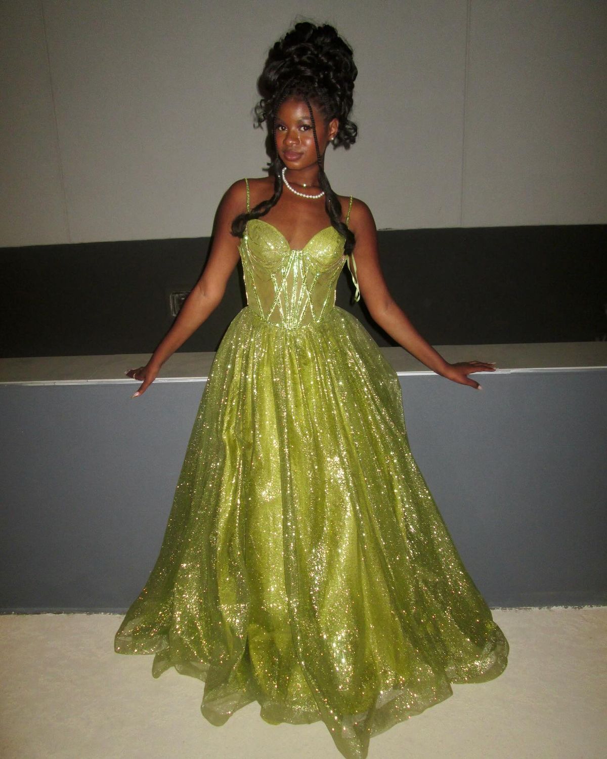Glamorous Bright Green A-Line Spaghetti Strap Deep V Sequin Tulle Long Prom Dress Evening Dress