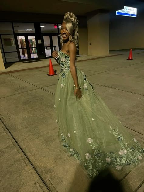 Sweet Green Strapless 3D Floral Tulle Train Ball Gown Evening Dress Sweet 16 Dress