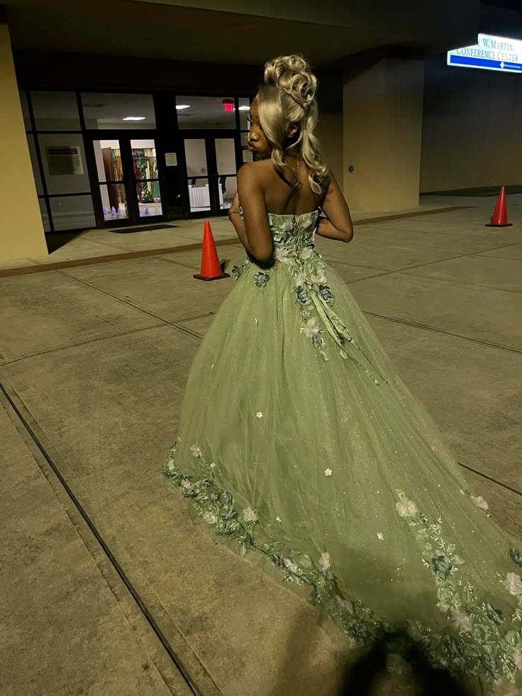 Sweet Green Strapless 3D Floral Tulle Train Ball Gown Evening Dress Sweet 16 Dress - View 3 | FashionDia