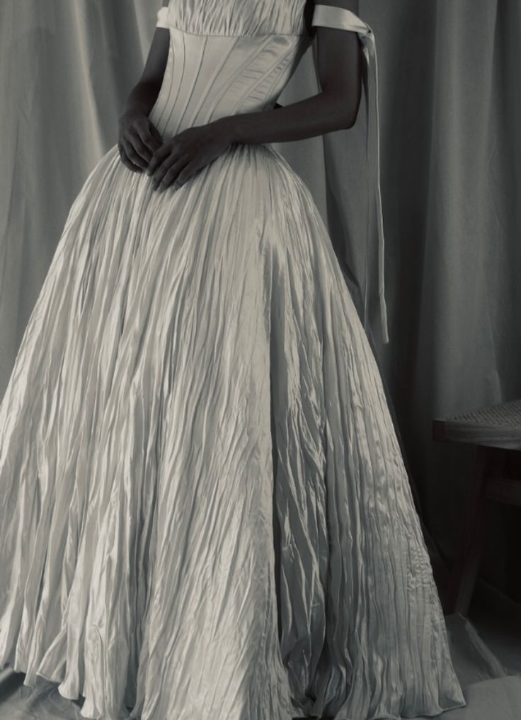 Vintage Elegant Off-White Strapless Boned Satin Long Wedding Dress cc5239