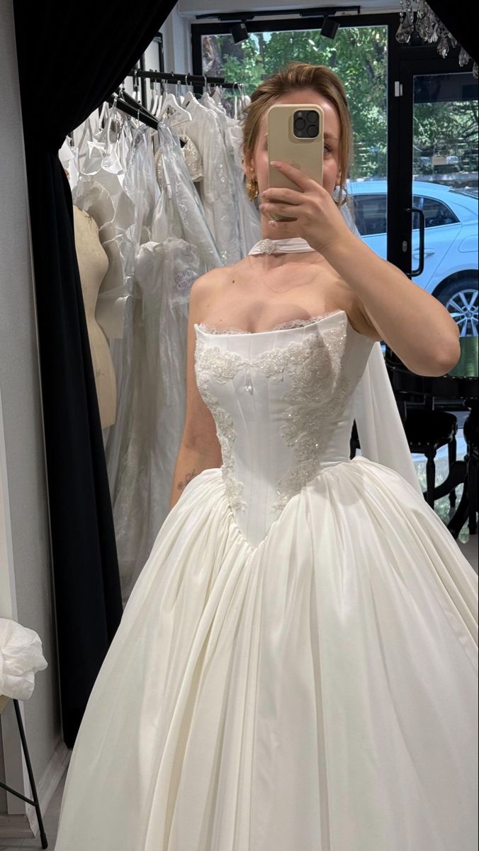 Princess Elegant Ivory Strapless Lace Beaded Satin Wedding Dress cc5258