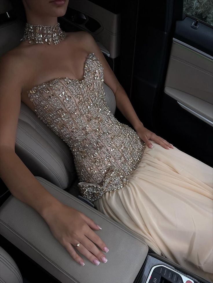 Luxurious Champagne Sweetheart Neck A-Line Diamond-Embellished Bow Chiffon Long Prom & Evening Dress - FashionDia