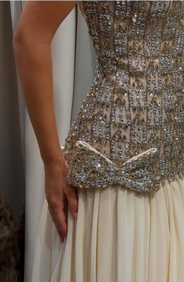 Luxurious Champagne Sweetheart Neck A-Line Diamond-Embellished Bow Chiffon Long Prom & Evening Dress - View 3 | FashionDia